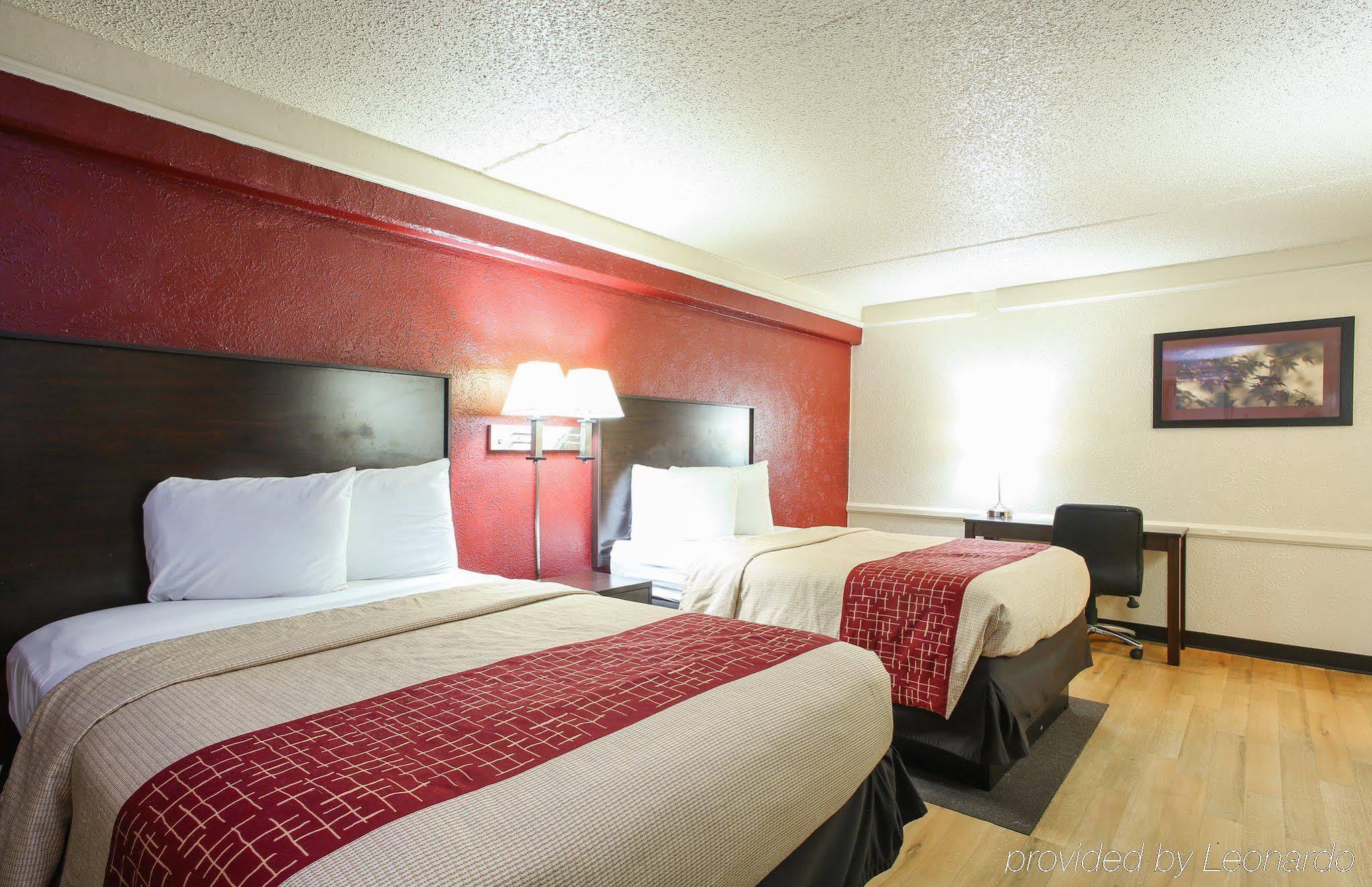 Red Roof Inn North Dallas - Park Central Экстерьер фото