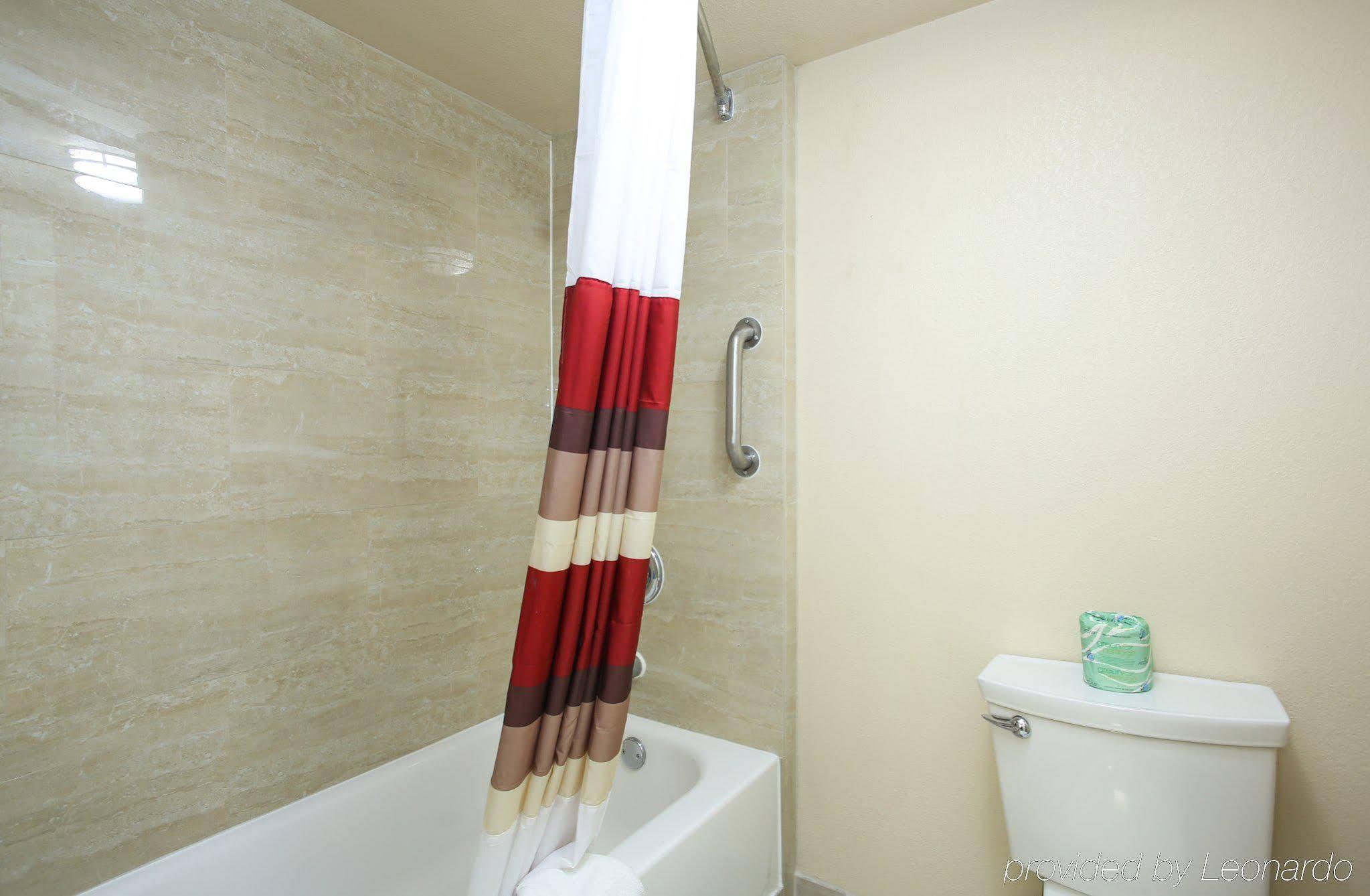 Red Roof Inn North Dallas - Park Central Экстерьер фото