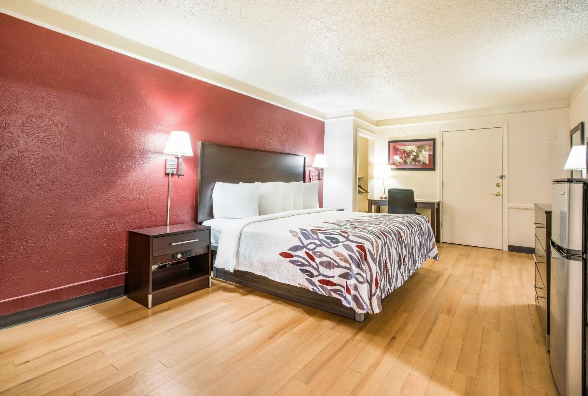 Red Roof Inn North Dallas - Park Central Экстерьер фото