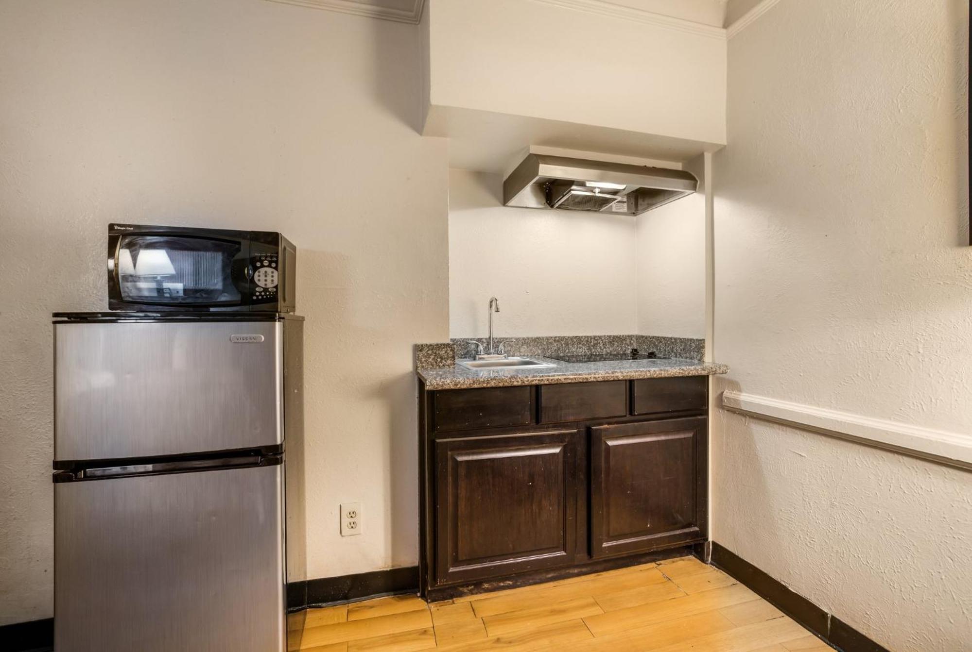 Red Roof Inn North Dallas - Park Central Экстерьер фото