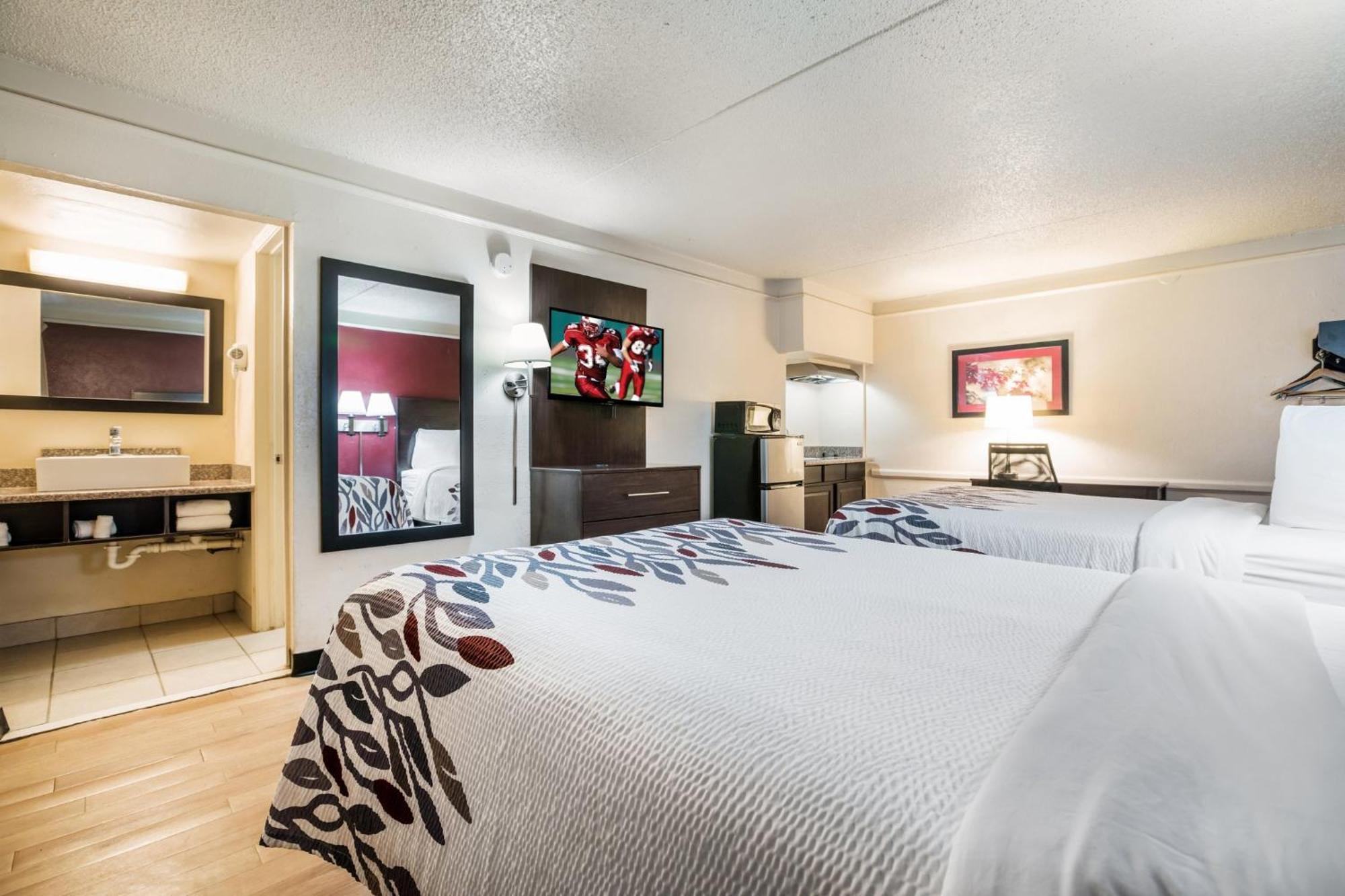 Red Roof Inn North Dallas - Park Central Экстерьер фото