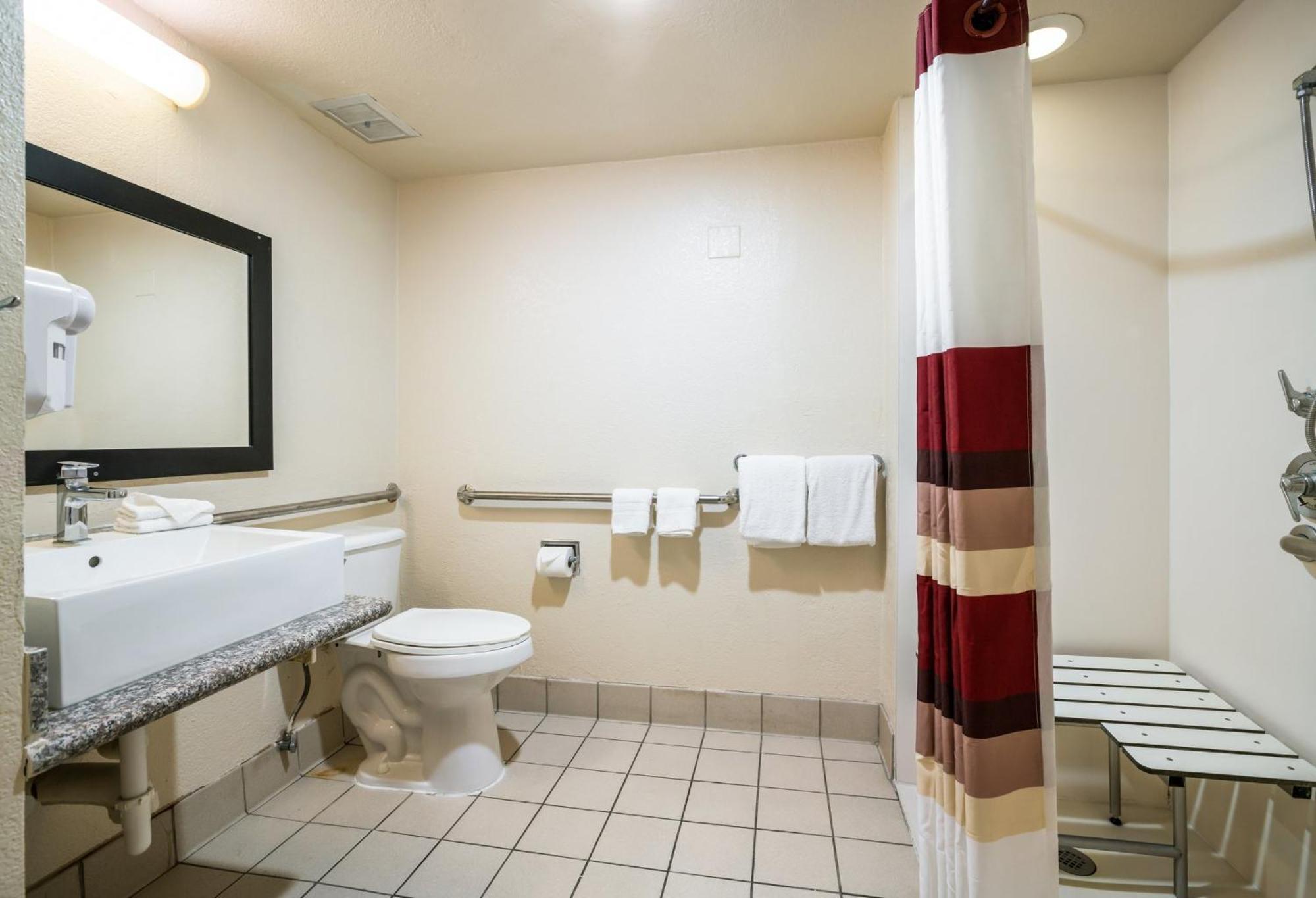 Red Roof Inn North Dallas - Park Central Экстерьер фото