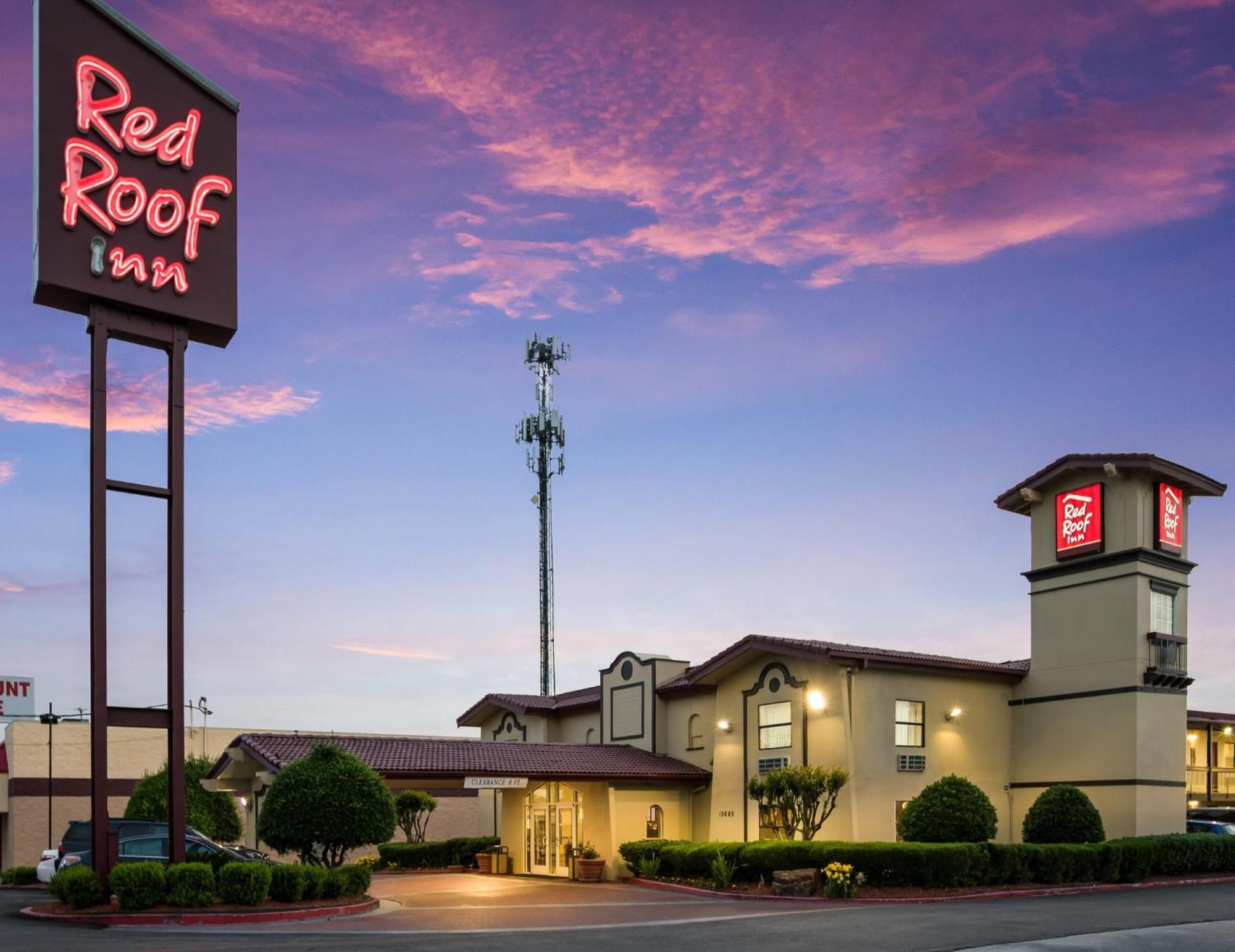 Red Roof Inn North Dallas - Park Central Экстерьер фото