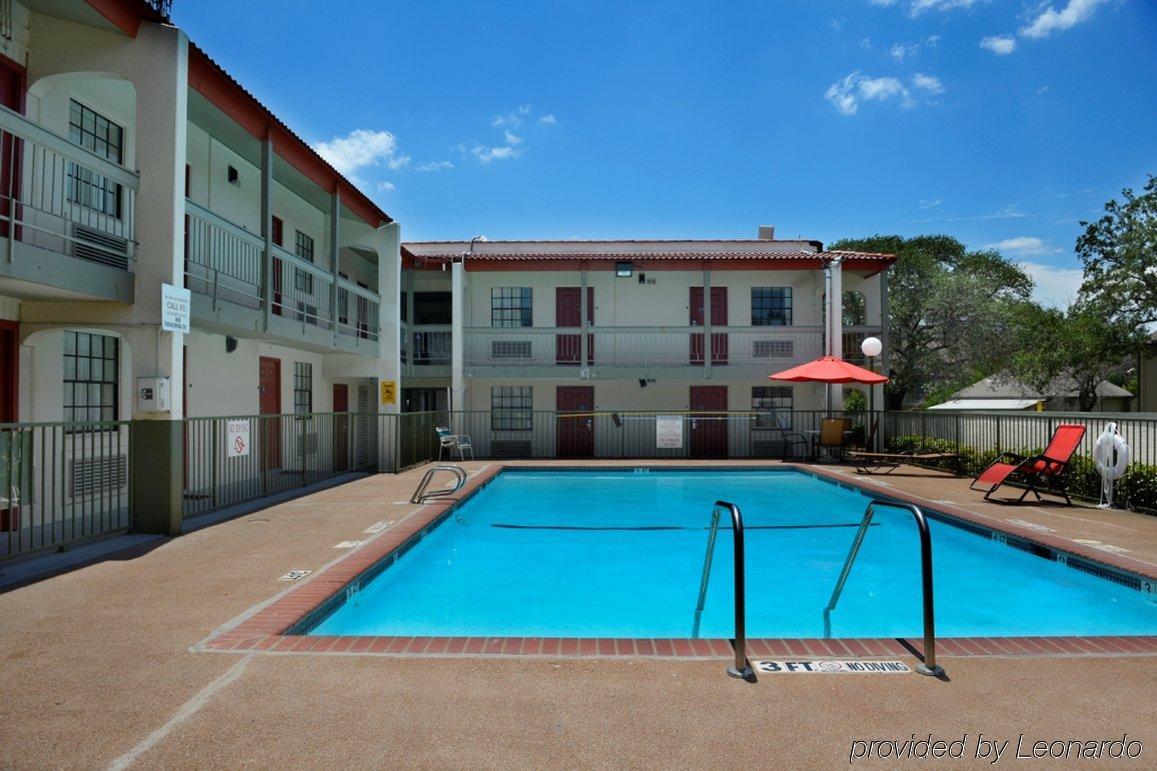 Red Roof Inn North Dallas - Park Central Экстерьер фото