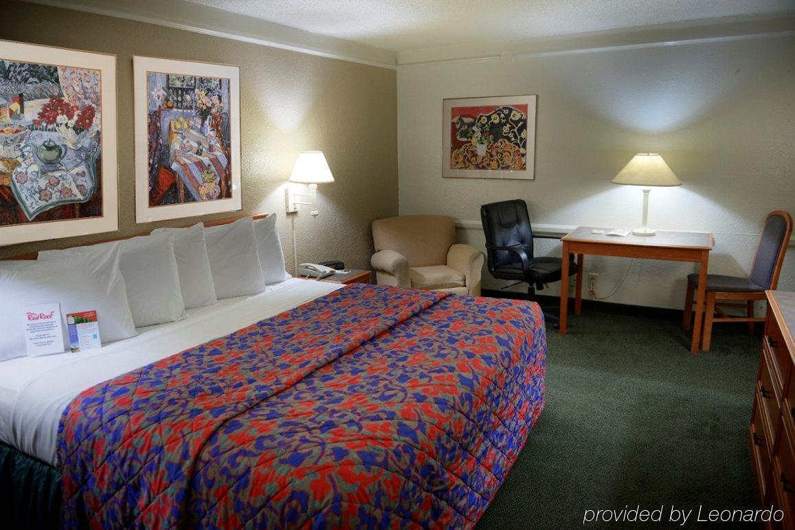 Red Roof Inn North Dallas - Park Central Экстерьер фото