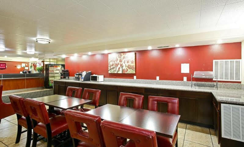 Red Roof Inn North Dallas - Park Central Экстерьер фото