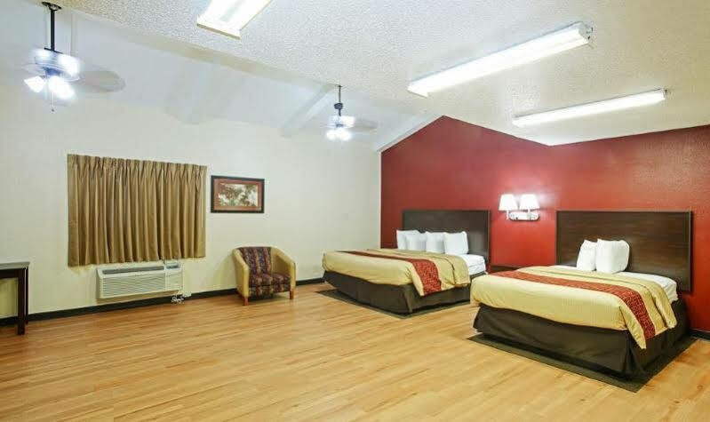 Red Roof Inn North Dallas - Park Central Экстерьер фото